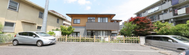 介護施設の外観、職員用駐車場