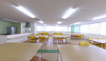 広々とした明るい共用スペース