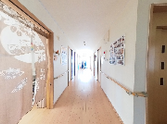 明るい廊下の通路