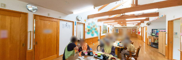 介護施設の共有スペースの風景