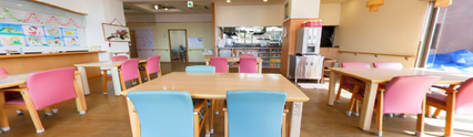快適で広々した介護施設内部
