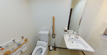 福祉施設のトイレと手すり