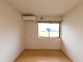 自然光の入る明るい部屋
