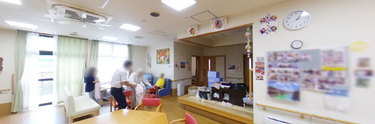 介護施設の共有スペース全景