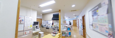 ケア施設内の通路と共用スペース