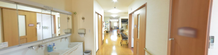 介護施設の廊下と共有エリア