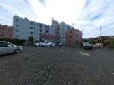 広々とした駐車場の風景