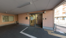 介護施設のエントランス周辺