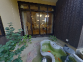 ケア施設の庭園風景
