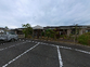 広々とした駐車場の風景
