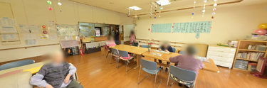 施設内共有リビングの日常風景