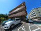 駐車スペースのある建物