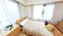 明るく快適な居室の内観