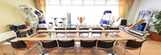 広々とした介護施設のリハビリルーム