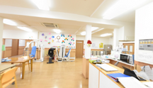 温かみのある広々とした職場