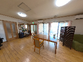 明るい共用リビング  