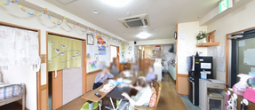 介護施設内の作業風景
