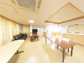 明るく快適な職場