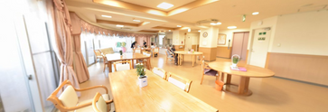 職員が活躍する介護施設の空間
