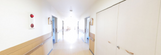 ケア施設のきれいな内廊下