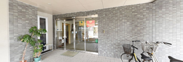 介護施設エントランス周辺