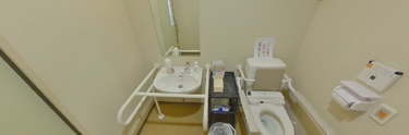 介護施設内の手入れされたトイレ