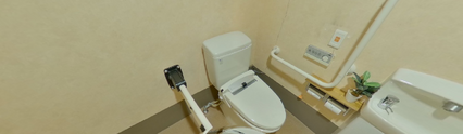 介護施設の清潔なトイレ