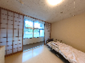 車椅子対応の明るい部屋