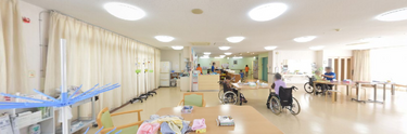 介護施設の居心地の良い共有エリア