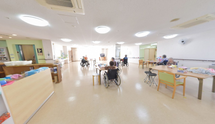 介護施設の職員と利用者のやりとり