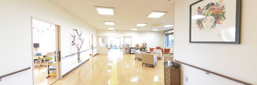 清潔で広々とした施設内部
