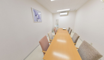 介護施設内の会議室