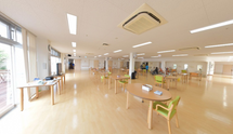 清潔感ある広々とした施設内部
