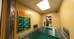 ゆったりとした介護施設の通路