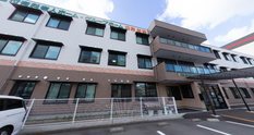 介護施設の外観とその周辺