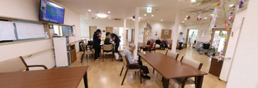 介護施設内の職員と入居者の交流