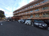 広々とした駐車場