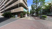 都市型の介護施設の外観