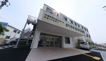 介護施設の外観と周辺環境