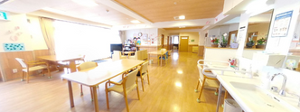 介護施設の居心地の良い共有エリア