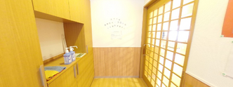 開放的なエントランスの介護施設