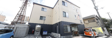 介護施設の外観と周辺環境