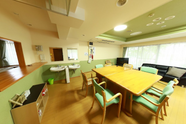 介護施設の居心地の良い共用エリア