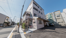 住宅街の清潔な外観