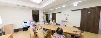 共用リビング、入居者の交流の場