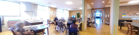 介護施設の共用リビングエリア