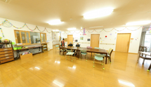 介護施設内の広い居間