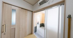 職員向け介護施設の居室内部