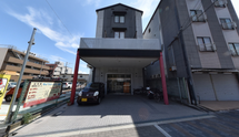 街角に立地する介護施設