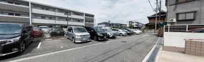 施設の外観と周辺環境